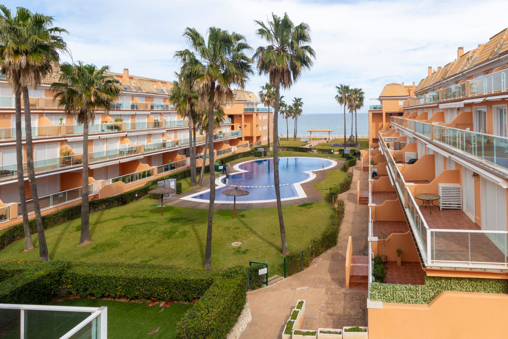 VENTA DE APARTAMENTO PRIMERA LINEA NE PLAYA DE ARENA