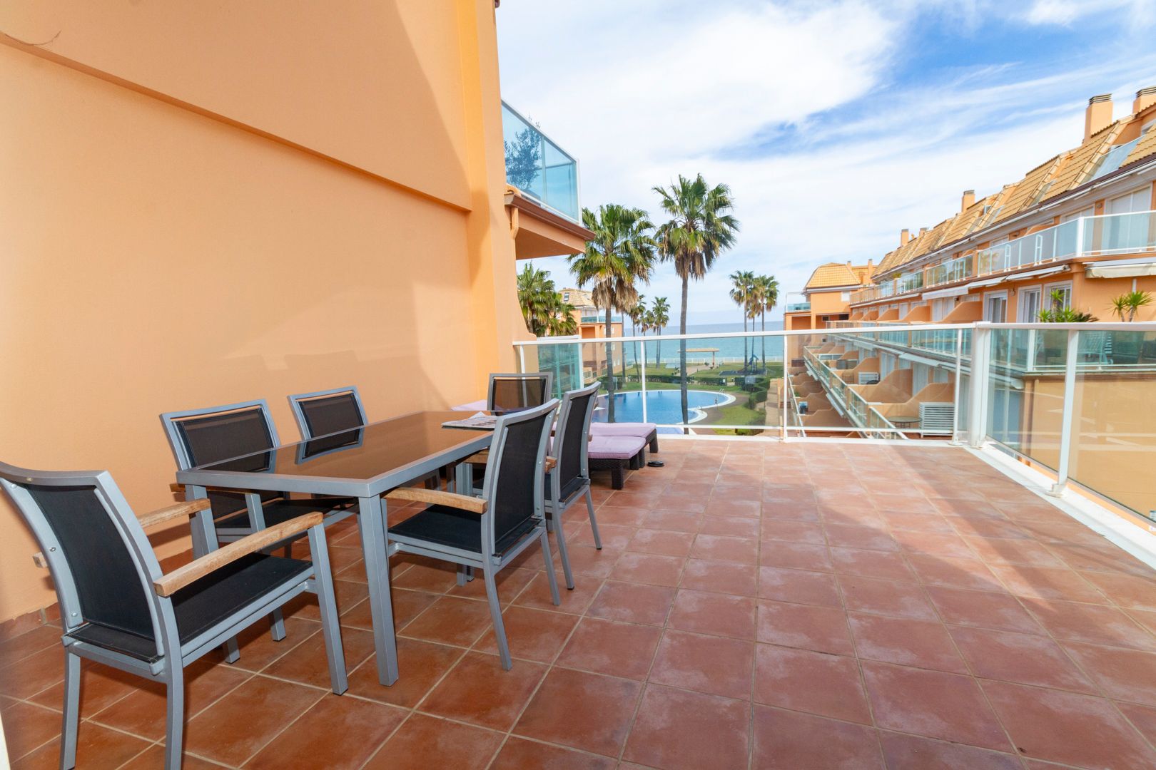 VENTA DE APARTAMENTO PRIMERA LINEA NE PLAYA DE ARENA