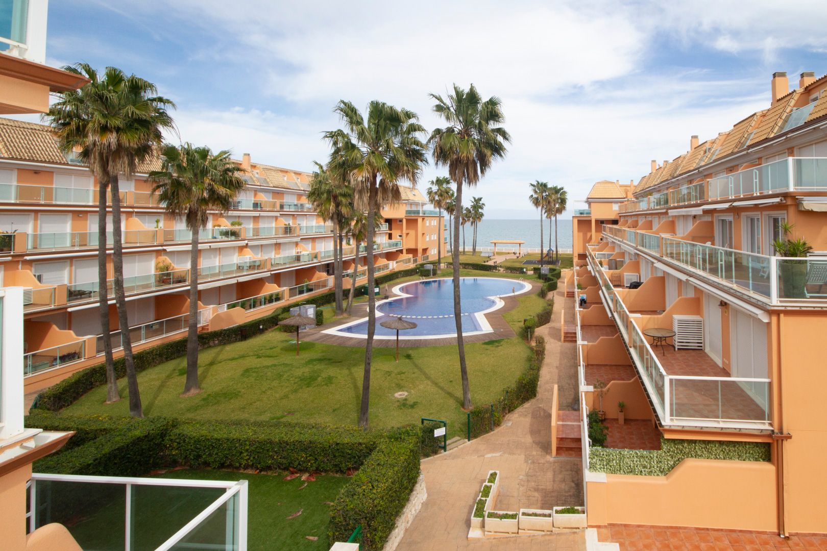 VENTA DE APARTAMENTO PRIMERA LINEA NE PLAYA DE ARENA