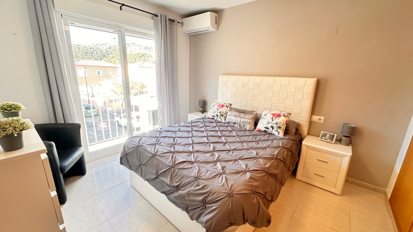 VENTA DE ADOSADO DUPLEX EN SAGRA