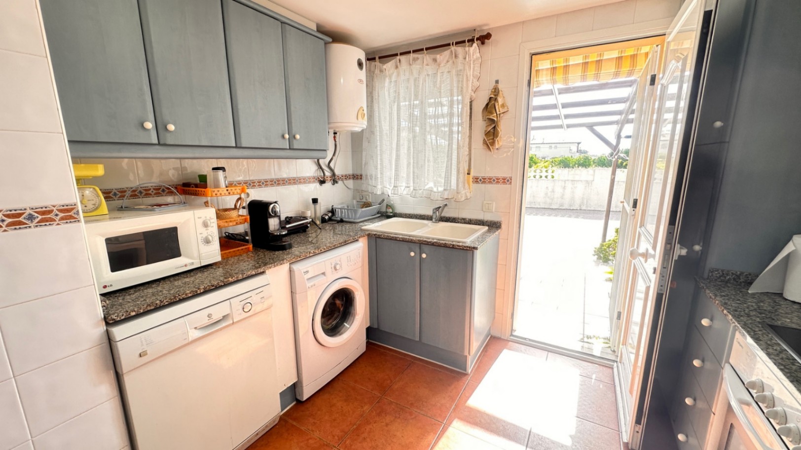 SE VENDE BUNGALOW DUPLEX,EN DENIA, LAS MARINAS