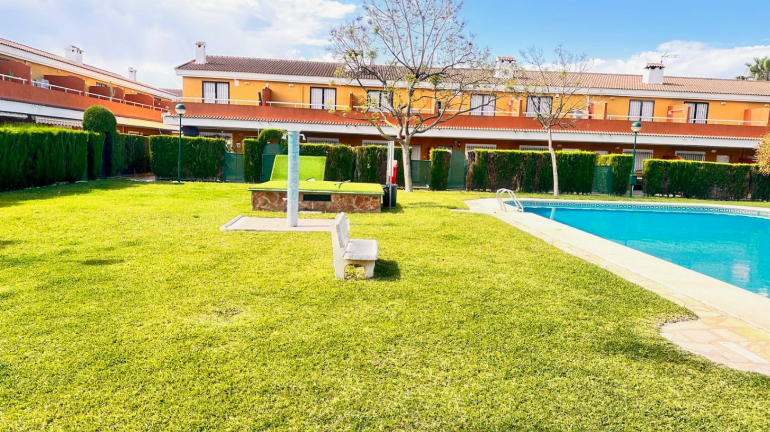 SE VENDE BUNGALOW DUPLEX,EN DENIA, LAS MARINAS